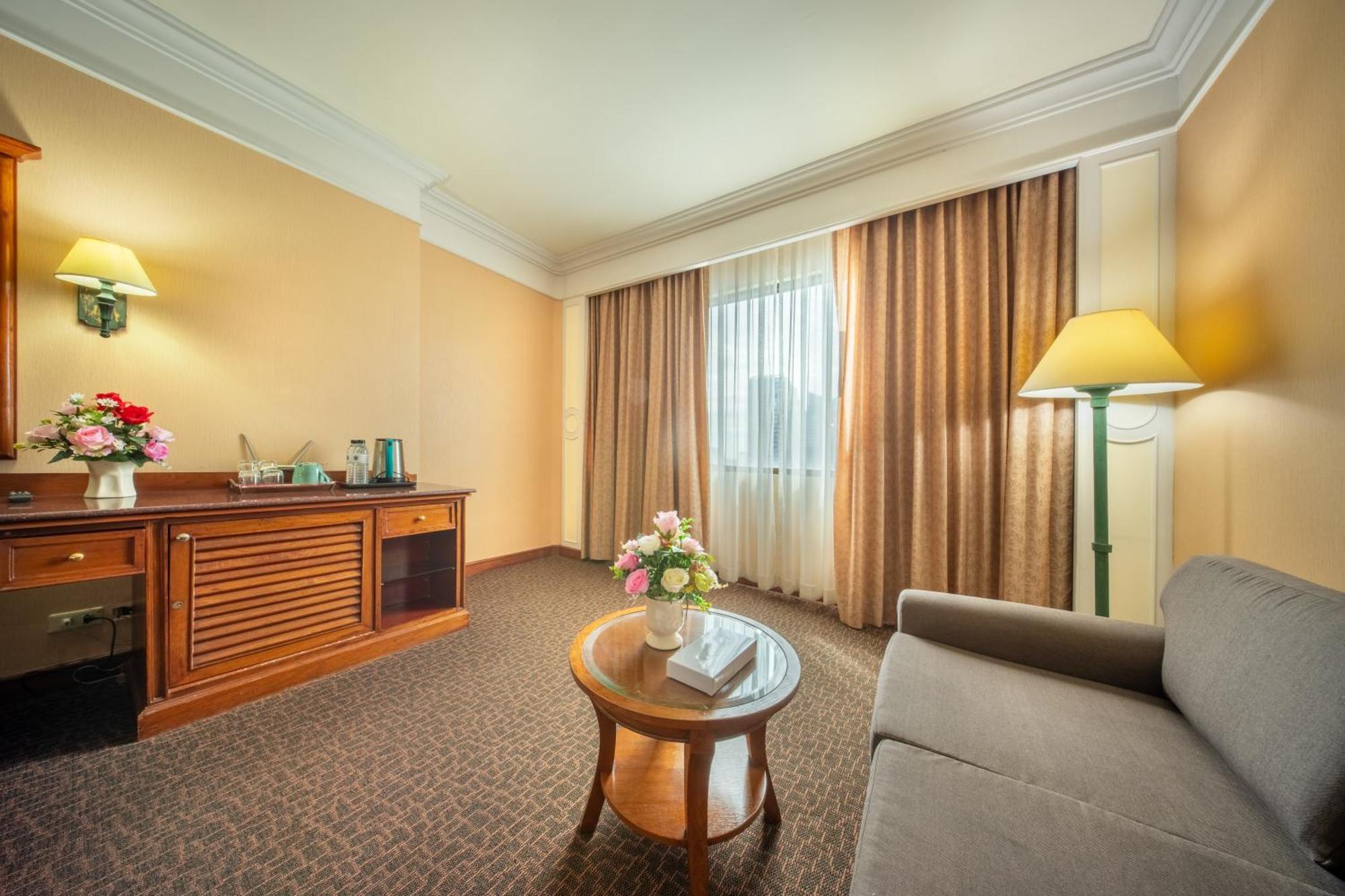 בנגקוק Royal Benja Hotel מראה חיצוני תמונה Suite room